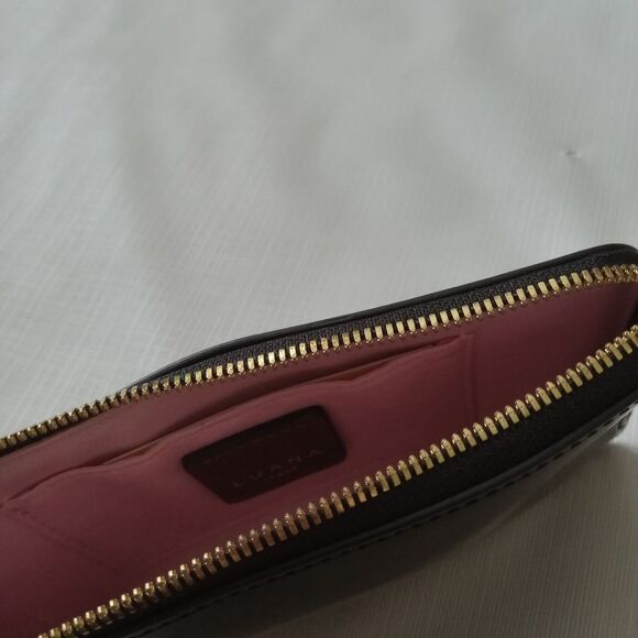 Luana Italy Giorgio Small Burgundy Red Vinyl Cheetah Pattern Phone Case Wristlet - Picture 10 of 12